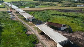 Dự án cao tốc Trung Lương - Mỹ Thuận. Ảnh: CAO THĂNG