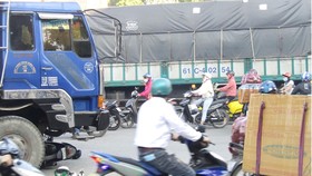 Đường đến nhà máy không an toàn