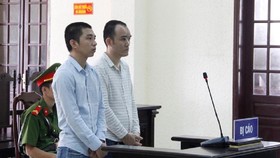 Đột nhập trung tâm y tế trộm xe biển xanh, 2 thanh niên lĩnh án 24 năm tù