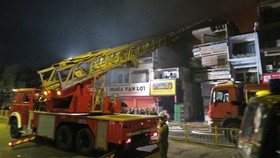 Đề phòng nguy cơ cháy nổ từ các thiết bị “ngậm điện”