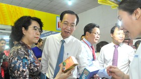 Sôi nổi kết nối, nhộn nhịp mua sắm