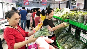 Người dân mua sắm tại siêu thị được “thay áo mới” của Saigon Co.op