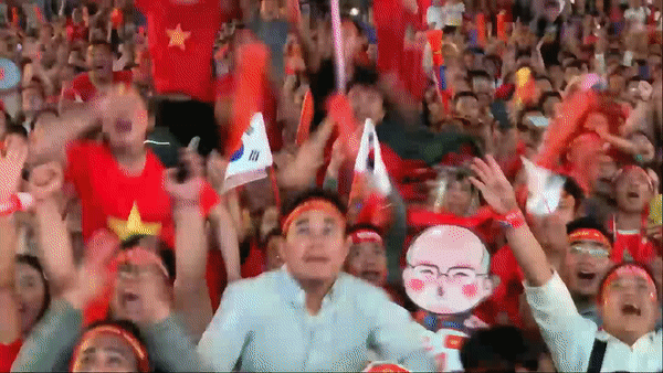 Văn Hậu, Hùng Dũng tỏa sáng, người hâm mộ TPHCM vỡ òa với chiến thắng lịch sử của HLV Park Hang Seo