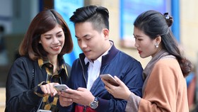 Để đăng ký gói Data Roaming VinaPhone, khách hàng soạn tin DK (Tên gói) gửi 9123