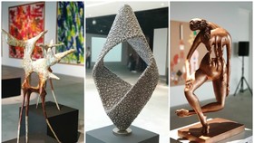 Các tác phẩm trưng bày trong triển lãm được tuyển chọn công phu