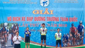 Nguyễn Thị Thật lần thứ ba bước lên bục vinh quang.