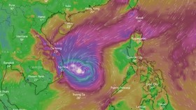 Mass flight cancellations as Typhoon Nakri approaches