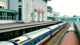 Đường sắt giảm tàu khách, tăng tàu hàng