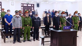 Các bị cáo làm thất thoát gần 1.700 tỷ đồng tại BIDV hầu tòa