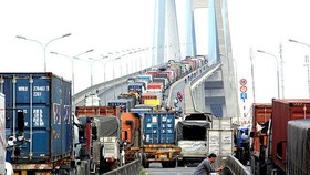 Giải tỏa ùn tắc ở cảng, giảm chi phí logistics