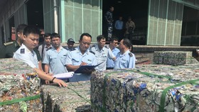 3 ngày, giải quyết tờ khai cho 677 container hàng quá cảnh