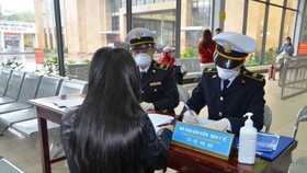 Chinese travellers entering Vietnam required to complete health declaration form