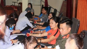 Young people, state-run employees donate 275 blood units in Ha Tinh Province