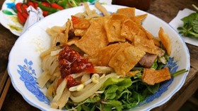 “Cao lau” rice noodles are a speciality of Hoi An ancient town in central Vietnam. (Photo: VNA)