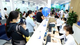 Residents in Ho Chi Minh City rush to medical centers for vaccination against diphtheria on July 9 (Photo: SGGP)