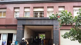 Apartment block in District 12 under lockdown due to Covid-19