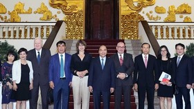 Prime Minister Nguyen Xuan Phuc on September 16 hosted a reception for Dutch and Belgian Ambassadors, Elsbeth Akkerman and Paul Jansen, along with EU investors. (Photo: VNA)
