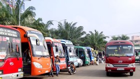 Operation suspension of over 9-seat business and tour vehicles from or to Hanoi and Ho Chi Minh City is applied from March 30 to April 15.