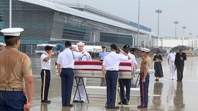 Vietnam hands over remains to US