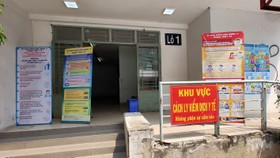 Khu cách ly tập trung đặt tại Lô 1, Khu A, chung cư Phú Thọ, phường 15, quận 11. Ảnh: HOÀNG HÙNG
