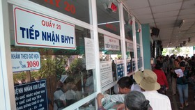 Bệnh nhân đăng ký khám chữa bệnh tại Bệnh viện Trưng Vương