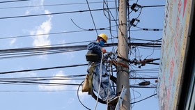 Điện lực TPHCM hoàn thành cấp điện cho 62 chốt, trạm kiểm dịch Covid-19