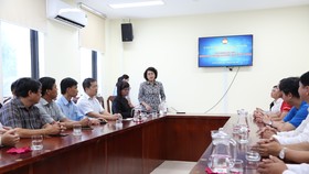 Nhiều cá nhân, đơn vị ủng hộ đồng bào miền Trung bị thiệt hại do mưa lũ