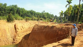 Quảng Ngãi: Lão nông 68 tuổi đào “giếng khủng” rộng 1.000m2