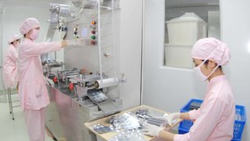 Sản xuất dược phẩm là một trong 7 ngành cần ưu tiên đầu tư để phục hồi nền kinh tế. Ảnh: CAO THĂNG