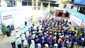 Công đoàn cơ sở Hòa Bình nhận bằng khen “Khỏe để lao động sản xuất”