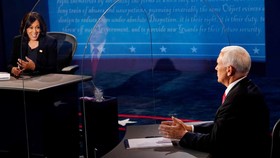 Bầu cử Mỹ 2020: Hai ứng viên Phó Tổng thống đều né câu hỏi khó