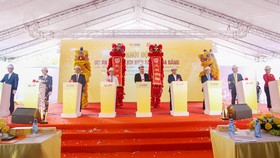 Đại diện chủ đầu tư và các đại biểu thực hiện nghi lễ khởi công dự án Khu du lịch biển DAP