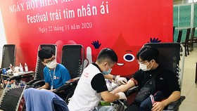 “Festival Trái tim nhân ái” thu hút nhiều người hiến máu