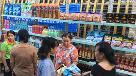 Chương trình “khuyến mãi mùa vàng”: Nhiều nhãn hàng giảm giá bán đến 80%