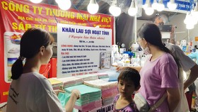 Những chuyến xe hàng Việt được đưa đến phục vụ công nhân các khu công nghiệp