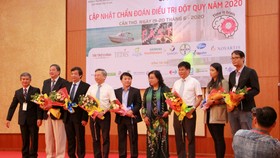 Các chuyên gia, bác sĩ đầu ngành trong lĩnh vực đột quỵ tham gia hội thảo