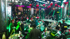Đột kích quán bar, phát hiện gần 100 người sử dụng ma túy