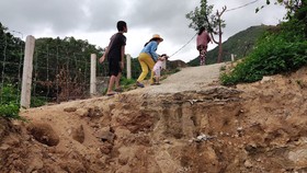 Chủ dự án bít đường, dân bí lối đi
