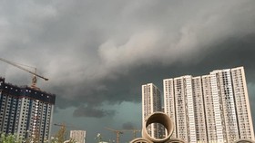 Nắng nóng bao trùm trở lại