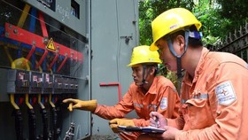 1 ngày nắng nóng như đổ lửa, cả nước xài 789,6 triệu kWh điện