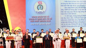 94 lao động, tập thể được khen thưởng thành tích vì an ninh Tổ quốc