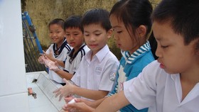 Trường học tạo điều kiện giúp học sinh phòng tránh dịch Covid-19
