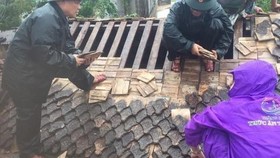 Hơn 22.000 ngôi nhà bị tốc mái vì bão số 5