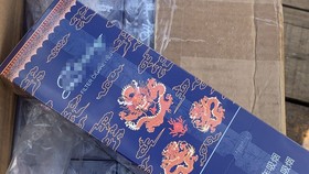 Bắt nửa triệu bao thuốc lá ngoại, hàng chục tấn dược liệu tại Móng Cái