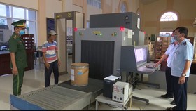 Phát hiện hơn 30 kg ketamin được giấu tinh vi trong thùng hàng qua cửa khẩu Tịnh Biên
