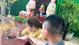 Ngành chức năng làm việc với chủ tài khoản Facebook đăng tin sai sự thật về virus corona.