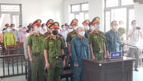 Toàn cảnh phiên tòa.