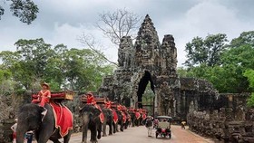 At Angkor Archeological Park (Photo: Cambodia tours)