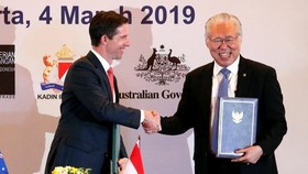 Indonesian Trade Minister Enggartiasto Lukita (R) and his Australian counterpart Simon Birmingham. (Photo: Reuters)
