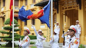 The ASEAN flag is hoisted in Hanoi to mark the bloc's 53rd founding anniversary (Photo: VNA)